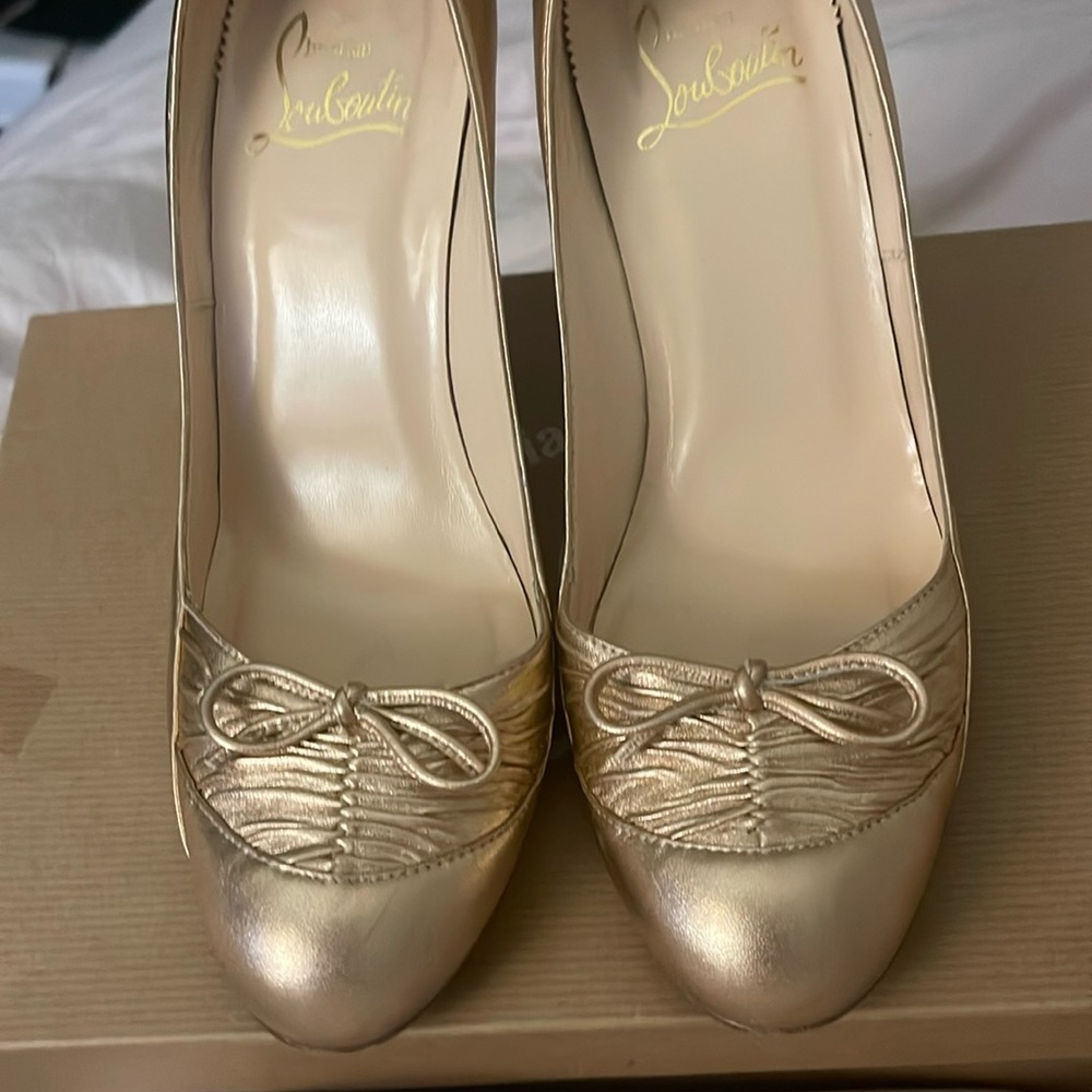 Christian Louboutin ruched napa pump 7.5